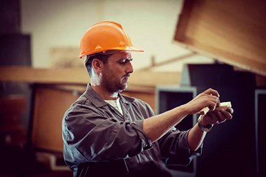 ��������װ����ҵ�����������ι�˾��������Ƹ����ѡְԱ������ʾ